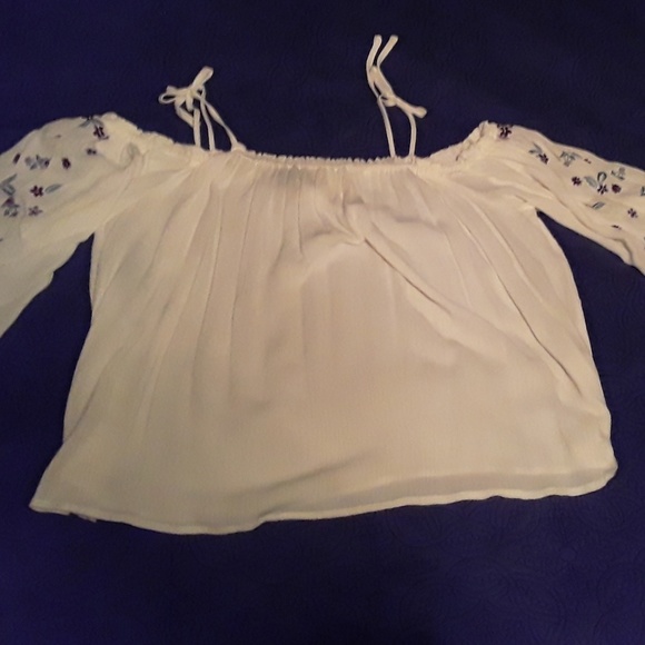 Flowing ebriodered blouse - Picture 3 of 3